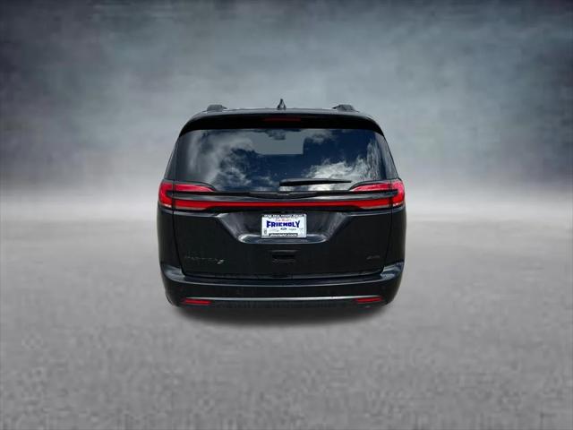 2026 Chrysler Pacifica Select AWD