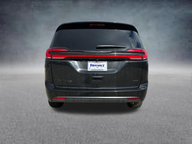 2026 Chrysler Pacifica Select AWD