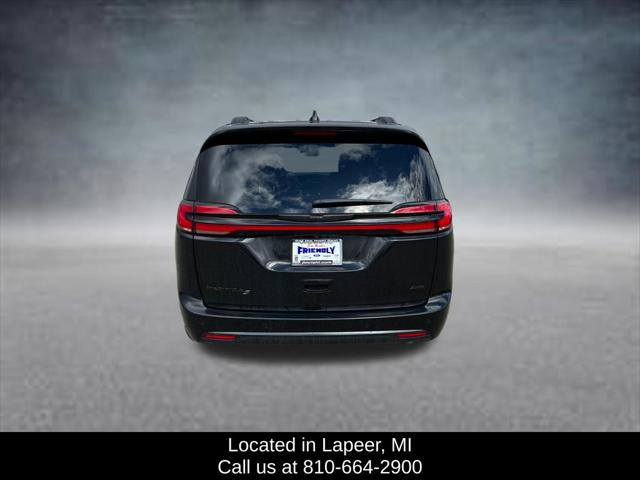 2026 Chrysler Pacifica Select AWD