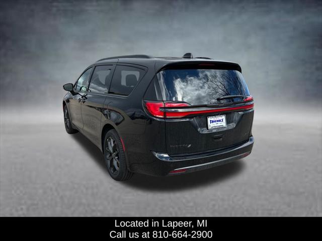2026 Chrysler Pacifica Select AWD