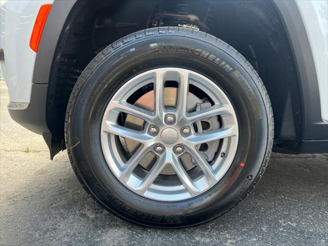 2026 Jeep Grand Cherokee Laredo 4x4