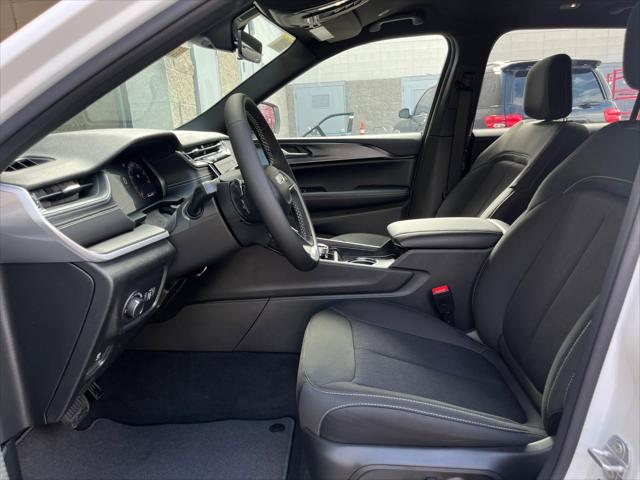 2026 Jeep Grand Cherokee Laredo 4x4