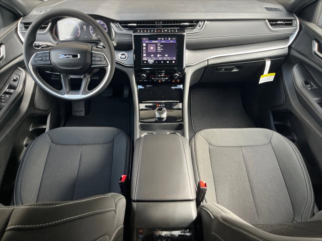 2026 Jeep Grand Cherokee Laredo 4x4