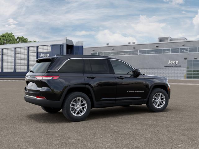 2026 Jeep Grand Cherokee Laredo 4x4