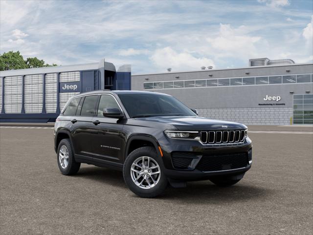 2026 Jeep Grand Cherokee Laredo 4x4