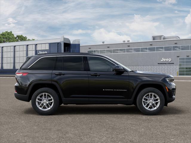 2026 Jeep Grand Cherokee Laredo 4x4