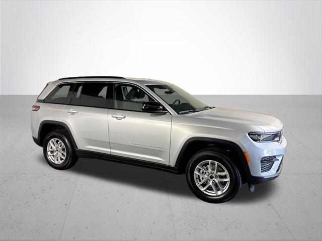 2026 Jeep Grand Cherokee Laredo 4x4