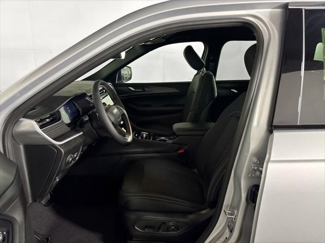2026 Jeep Grand Cherokee Laredo 4x4