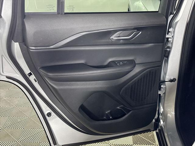 2026 Jeep Grand Cherokee Laredo 4x4