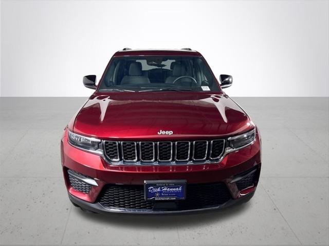 2026 Jeep Grand Cherokee Laredo 4x4