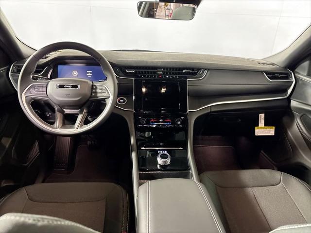 2026 Jeep Grand Cherokee Laredo 4x4