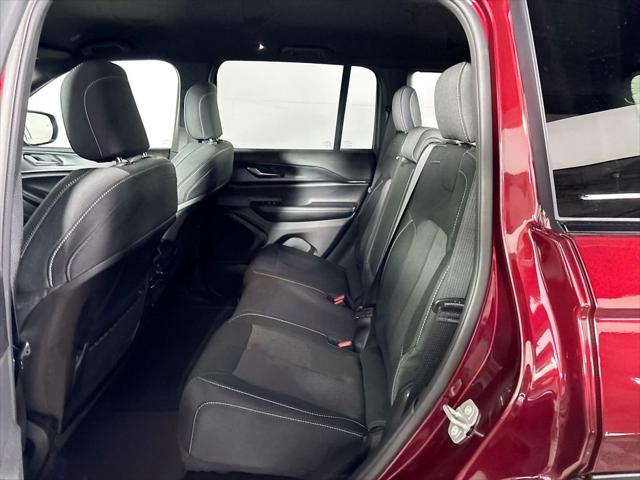 2026 Jeep Grand Cherokee Laredo 4x4