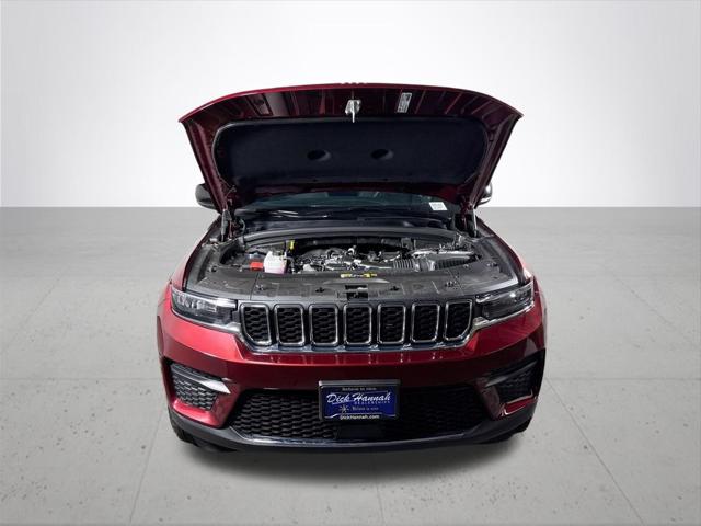 2026 Jeep Grand Cherokee Laredo 4x4