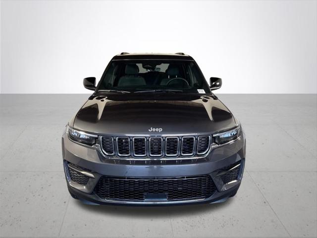 2026 Jeep Grand Cherokee Laredo 4x4
