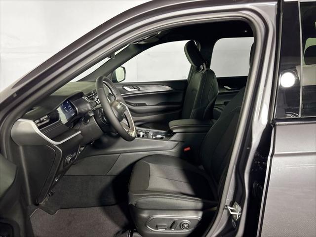 2026 Jeep Grand Cherokee Laredo 4x4