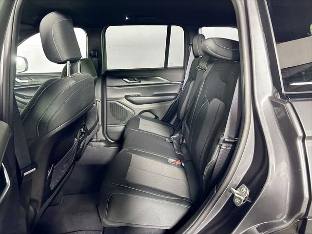 2026 Jeep Grand Cherokee Laredo 4x4