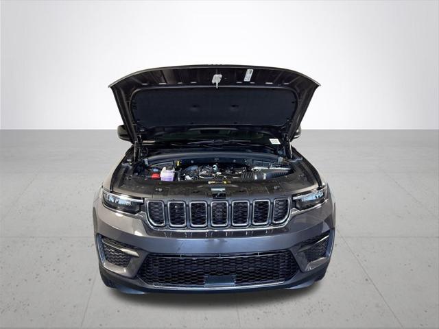 2026 Jeep Grand Cherokee Laredo 4x4