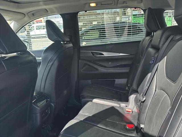 2023 INFINITI QX60 LUXE AWD