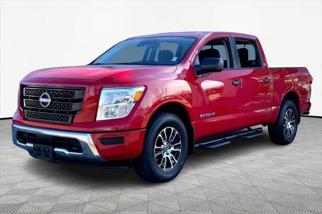 2024 Nissan TITAN Crew Cab SV 4x4