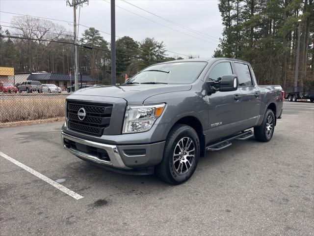 2024 Nissan TITAN Crew Cab SV 4x4