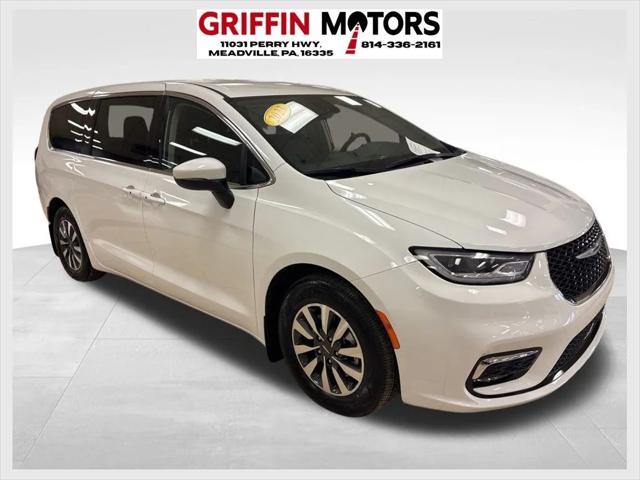 2023 Chrysler Pacifica Hybrid Touring L