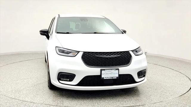 2024 Chrysler Pacifica Hybrid S Appearance Pkg