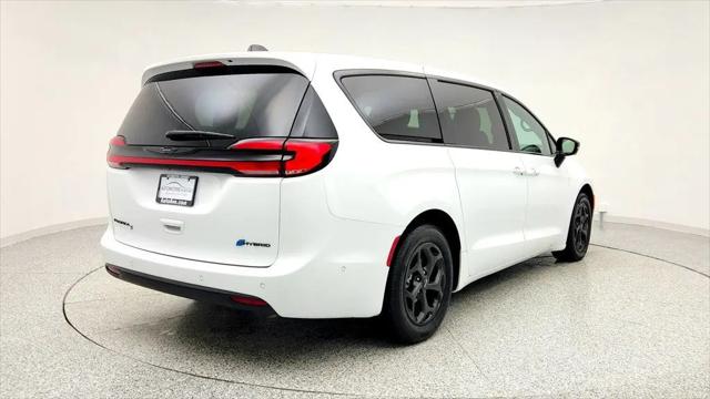 2024 Chrysler Pacifica Hybrid S Appearance Pkg