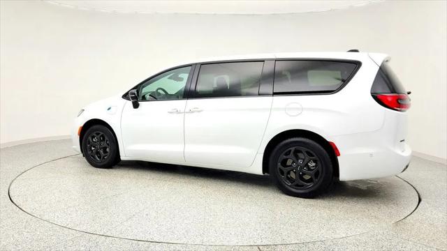 2024 Chrysler Pacifica Hybrid S Appearance Pkg