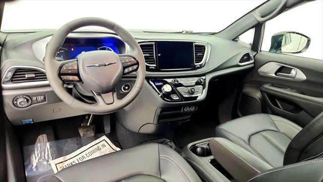 2024 Chrysler Pacifica Hybrid S Appearance Pkg