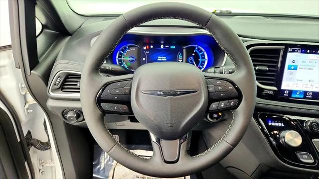 2024 Chrysler Pacifica Hybrid S Appearance Pkg