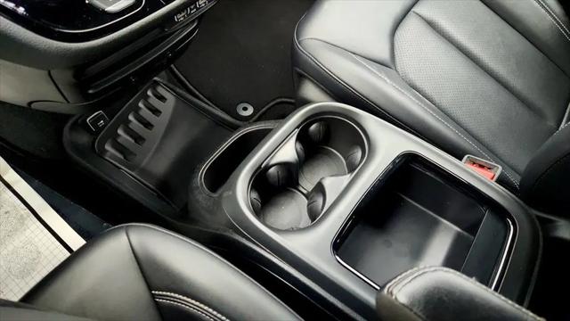 2024 Chrysler Pacifica Hybrid S Appearance Pkg