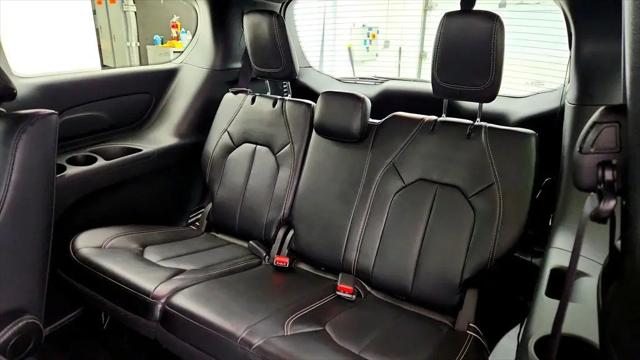 2024 Chrysler Pacifica Hybrid S Appearance Pkg