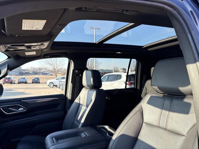 2022 Chevrolet Suburban 4WD RST