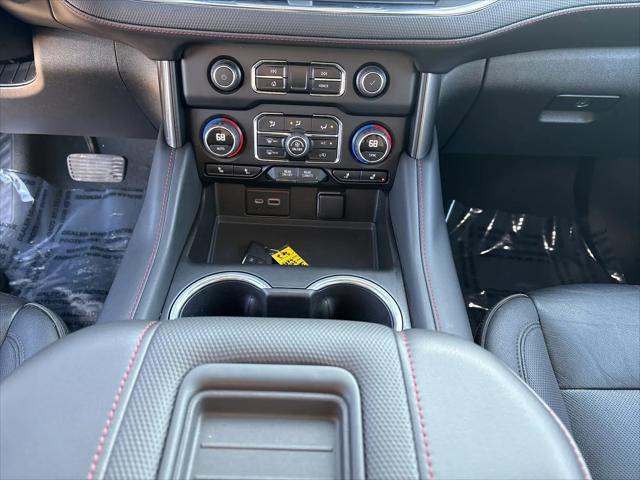 2022 Chevrolet Suburban 4WD RST