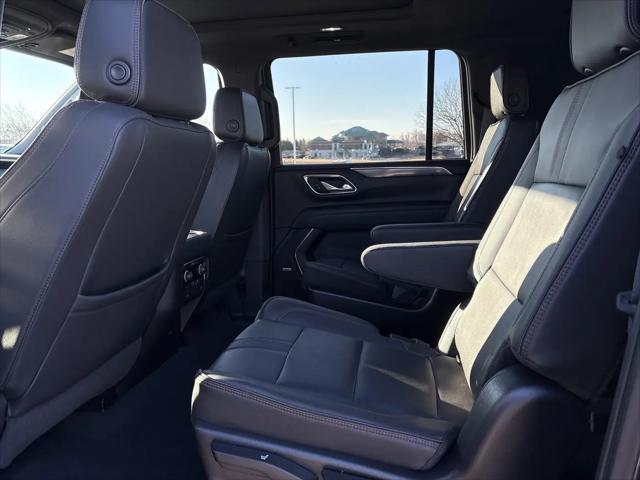 2022 Chevrolet Suburban 4WD RST