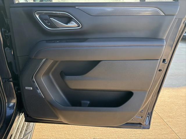 2022 Chevrolet Suburban 4WD RST