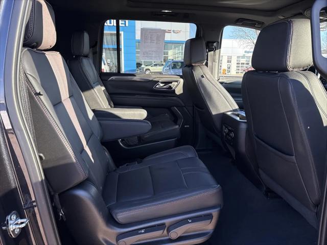 2022 Chevrolet Suburban 4WD RST