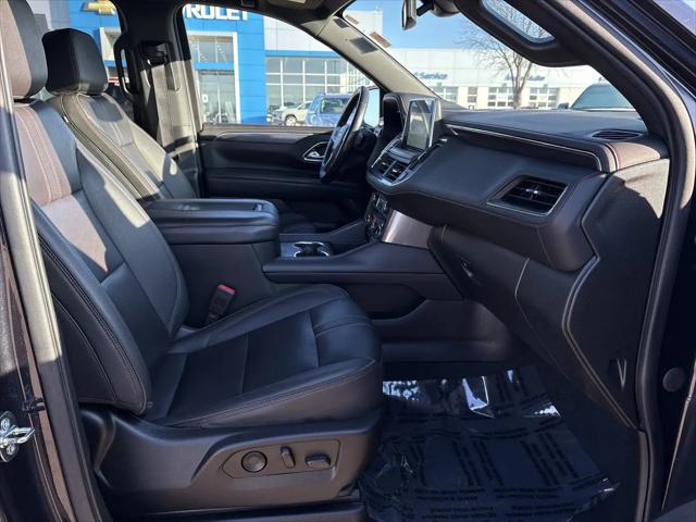 2022 Chevrolet Suburban 4WD RST