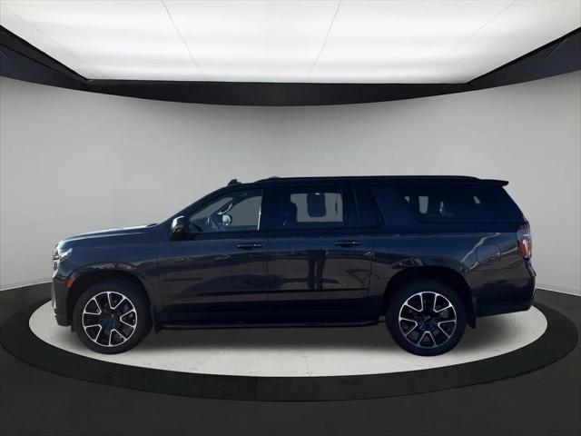 2022 Chevrolet Suburban 4WD RST