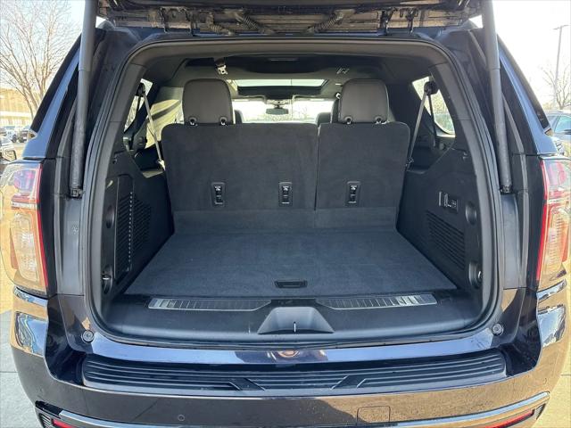 2022 Chevrolet Suburban 4WD RST