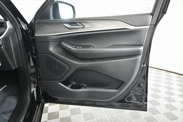 2026 Jeep Grand Cherokee L Altitude 4x4