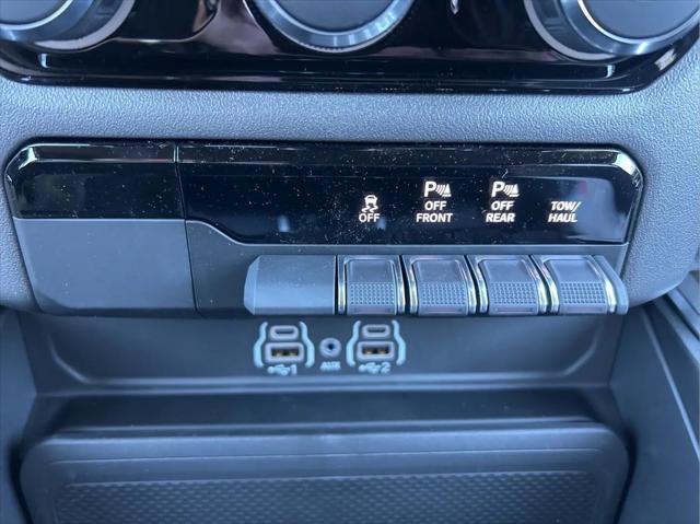 2026 Ram 1500 Big Horn Crew Cab 4x2 57 Box
