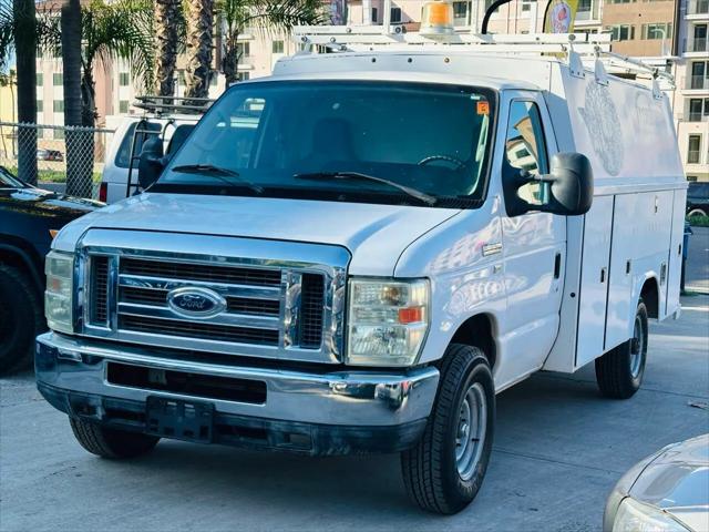 2011 Ford E-350 Cutaway E-350