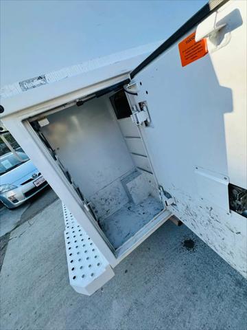 2011 Ford E-350 Cutaway E-350