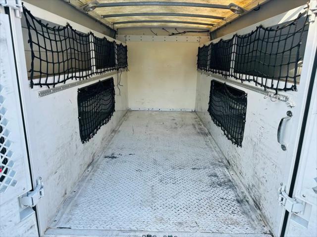 2011 Ford E-350 Cutaway E-350