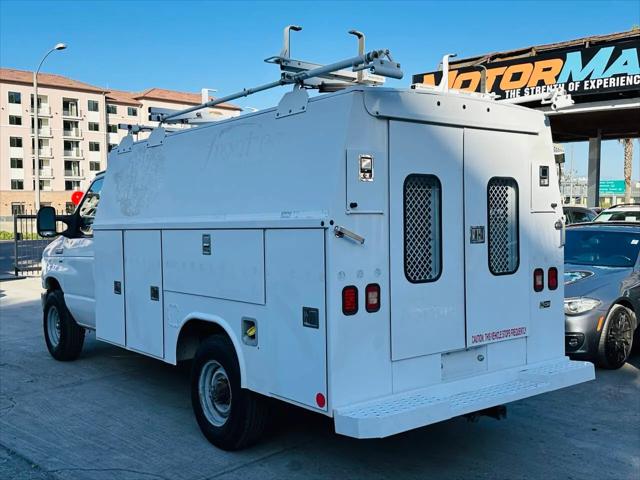 2011 Ford E-350 Cutaway E-350