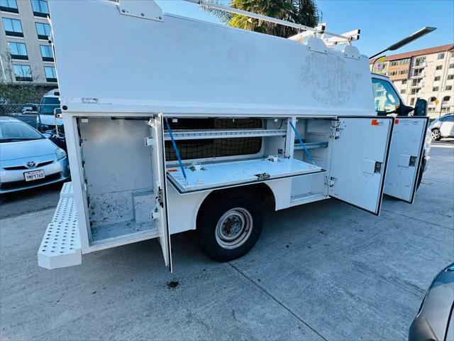 2011 Ford E-350 Cutaway E-350