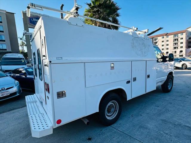 2011 Ford E-350 Cutaway E-350