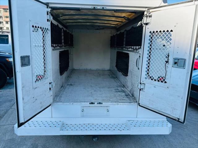 2011 Ford E-350 Cutaway E-350