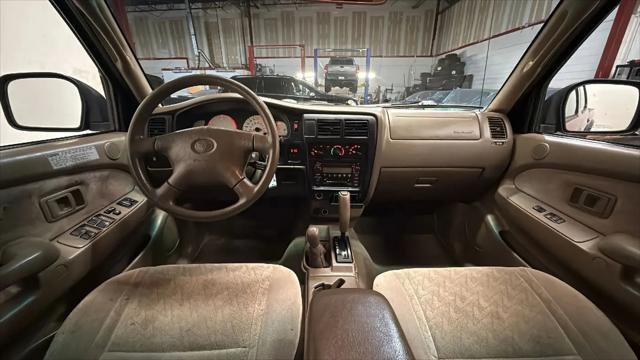 2003 Toyota Tacoma Base V6